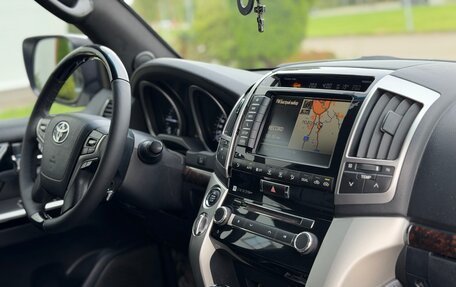 Toyota Land Cruiser 200, 2014 год, 4 000 000 рублей, 21 фотография