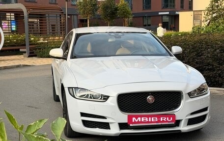 Jaguar XE I рестайлинг, 2015 год, 1 590 000 рублей, 2 фотография
