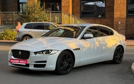 Jaguar XE I рестайлинг, 2015 год, 1 590 000 рублей, 11 фотография