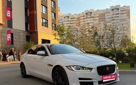 Jaguar XE I рестайлинг, 2015 год, 1 590 000 рублей, 12 фотография