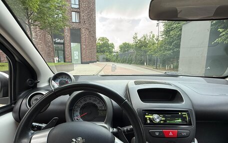 Peugeot 107 I рестайлинг, 2013 год, 490 000 рублей, 12 фотография