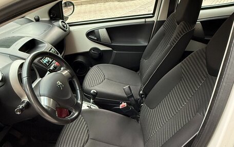 Peugeot 107 I рестайлинг, 2013 год, 490 000 рублей, 15 фотография