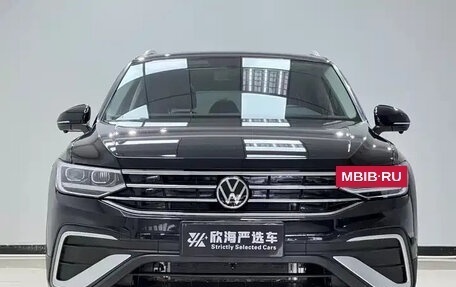 Volkswagen Tiguan II, 2023 год, 1 946 911 рублей, 2 фотография