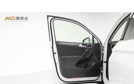 Volkswagen Tiguan II, 2023 год, 2 333 000 рублей, 6 фотография