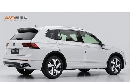 Volkswagen Tiguan II, 2023 год, 2 333 000 рублей, 3 фотография