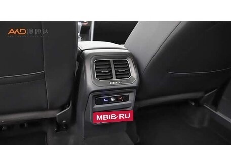Volkswagen Tiguan II, 2023 год, 2 333 000 рублей, 9 фотография