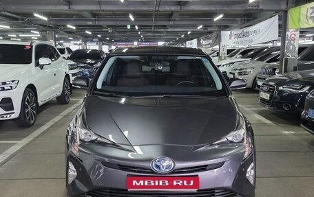 Toyota Prius IV XW50, 2017 год, 1 550 002 рублей, 6 фотография
