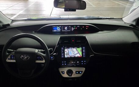 Toyota Prius IV XW50, 2017 год, 1 550 002 рублей, 14 фотография