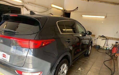KIA Sportage IV рестайлинг, 2018 год, 1 750 000 рублей, 6 фотография