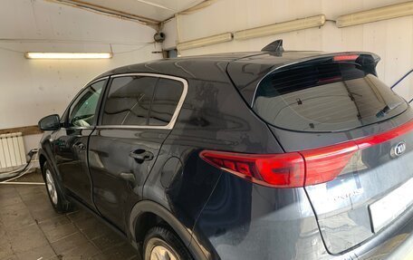 KIA Sportage IV рестайлинг, 2018 год, 1 750 000 рублей, 5 фотография