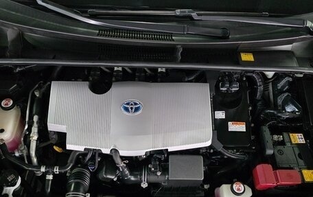 Toyota Prius IV XW50, 2017 год, 1 550 002 рублей, 17 фотография