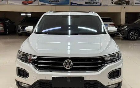 Volkswagen T-Roc I, 2022 год, 1 534 017 рублей, 2 фотография