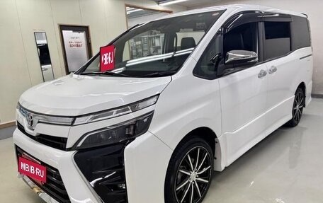 Toyota Voxy, 2022 год, 2 300 666 рублей, 5 фотография
