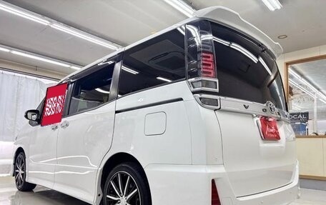 Toyota Voxy, 2022 год, 2 300 666 рублей, 8 фотография
