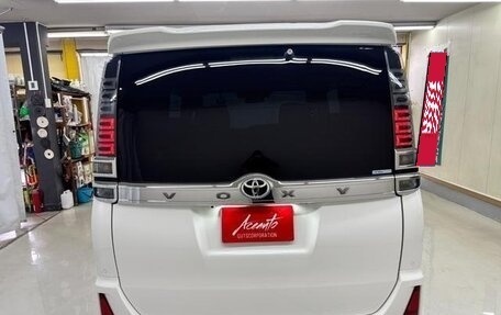 Toyota Voxy, 2022 год, 2 300 666 рублей, 9 фотография