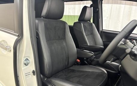 Toyota Voxy, 2022 год, 2 300 666 рублей, 25 фотография