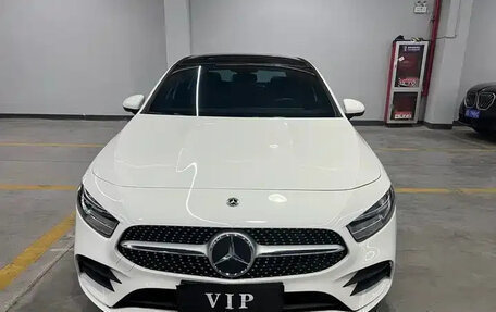 Mercedes-Benz A-Класс, 2022 год, 1 980 000 рублей, 2 фотография