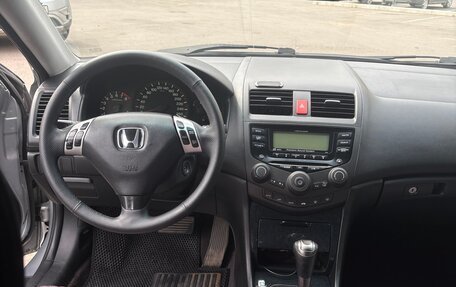 Honda Accord VII рестайлинг, 2004 год, 800 000 рублей, 5 фотография