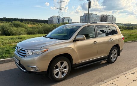 Toyota Highlander III, 2010 год, 1 800 000 рублей, 3 фотография