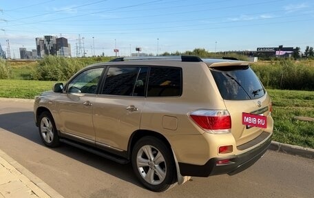 Toyota Highlander III, 2010 год, 1 800 000 рублей, 4 фотография