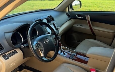 Toyota Highlander III, 2010 год, 1 800 000 рублей, 7 фотография