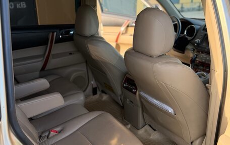 Toyota Highlander III, 2010 год, 1 800 000 рублей, 13 фотография