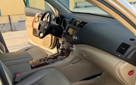 Toyota Highlander III, 2010 год, 1 800 000 рублей, 15 фотография