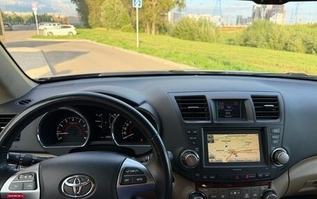 Toyota Highlander III, 2010 год, 1 800 000 рублей, 21 фотография