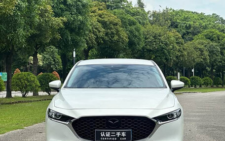 Mazda 3, 2022 год, 1 100 000 рублей, 2 фотография