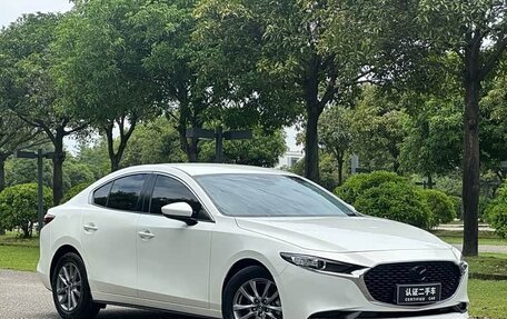 Mazda 3, 2022 год, 1 100 000 рублей, 3 фотография