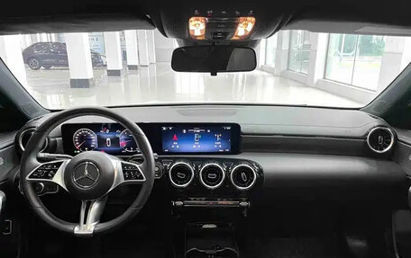 Mercedes-Benz A-Класс, 2023 год, 1 642 000 рублей, 10 фотография
