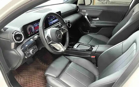 Mercedes-Benz A-Класс, 2023 год, 1 642 000 рублей, 9 фотография