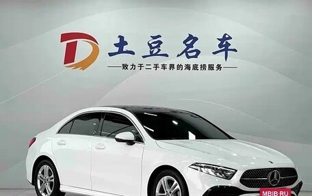 Mercedes-Benz A-Класс, 2023 год, 1 642 000 рублей, 3 фотография