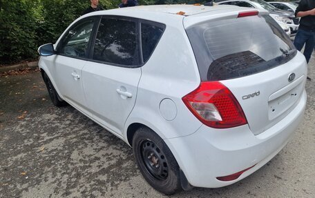 KIA cee'd I рестайлинг, 2011 год, 230 000 рублей, 2 фотография