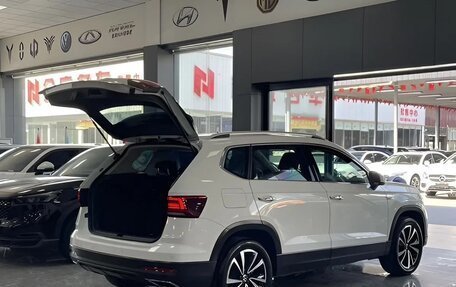 Volkswagen Tharu, 2023 год, 1 460 000 рублей, 6 фотография
