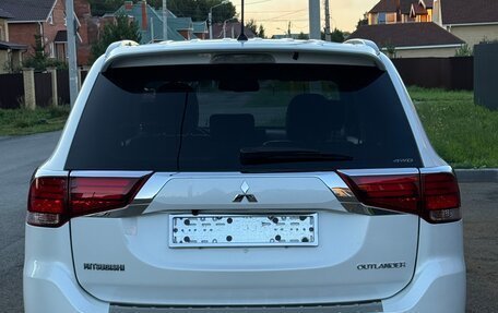 Mitsubishi Outlander III рестайлинг 3, 2015 год, 1 970 000 рублей, 9 фотография