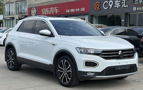 Volkswagen T-Roc I, 2022 год, 1 600 000 рублей, 2 фотография