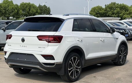 Volkswagen T-Roc I, 2022 год, 1 600 000 рублей, 4 фотография