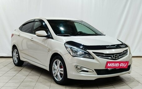 Hyundai Solaris II рестайлинг, 2015 год, 1 100 000 рублей, 3 фотография