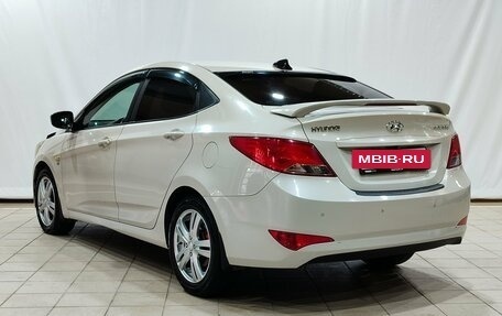 Hyundai Solaris II рестайлинг, 2015 год, 1 100 000 рублей, 7 фотография