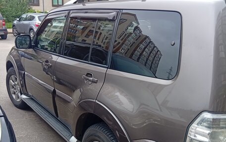 Mitsubishi Pajero IV, 2011 год, 1 799 000 рублей, 3 фотография