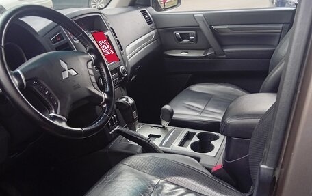 Mitsubishi Pajero IV, 2011 год, 1 799 000 рублей, 8 фотография