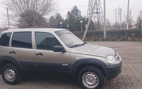 Chevrolet Niva I рестайлинг, 2016 год, 540 000 рублей, 10 фотография