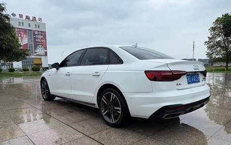 Audi A4, 2022 год, 2 770 000 рублей, 2 фотография
