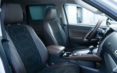 Mitsubishi Pajero Sport III рестайлинг, 2020 год, 3 950 000 рублей, 13 фотография