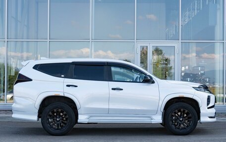 Mitsubishi Pajero Sport III рестайлинг, 2020 год, 3 950 000 рублей, 5 фотография