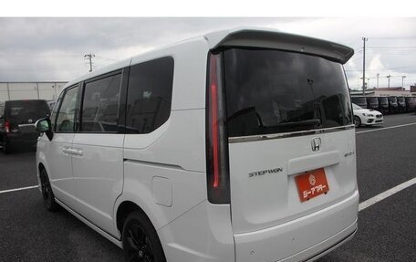 Honda Stepwgn, 2023 год, 2 300 000 рублей, 5 фотография