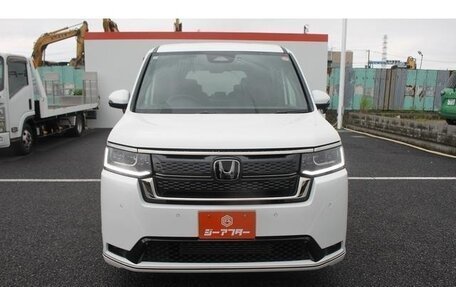 Honda Stepwgn, 2023 год, 2 300 000 рублей, 2 фотография
