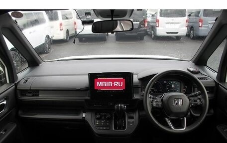 Honda Stepwgn, 2023 год, 2 300 000 рублей, 11 фотография