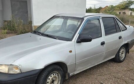 Daewoo Nexia I рестайлинг, 2002 год, 69 000 рублей, 2 фотография